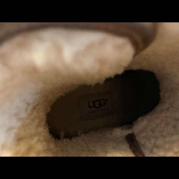 Ugg’s rustic wedge boot in brown leather - Picture 8 of 8